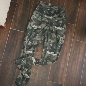 Colorfulkoala Camouflage Leggings
